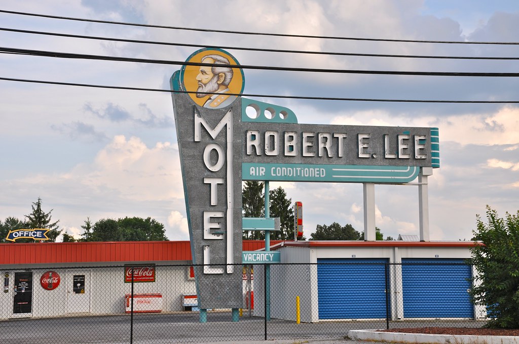 Robert E Lee Motel Sign - RC's Storage Bristol VA | retroroa… | Flickr
