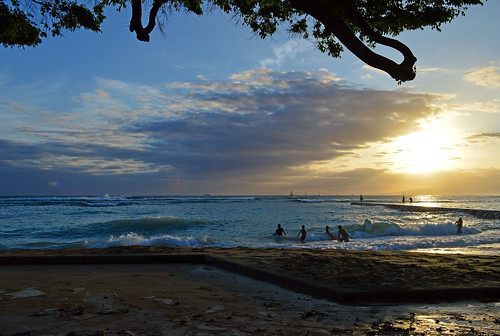 sunset sky silhouette clouds hawaii nikon oahu horizon frame nikond3200 d3200 queenssurf kapiolanibeachpark