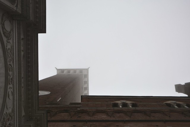 Foggy geometry in Siena