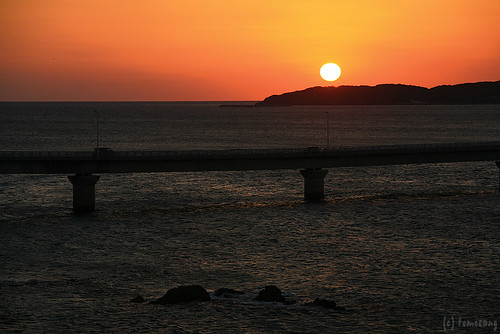 bridge sunset lighthouse beach japan landscape clear yamaguchi 夕日 海 風景 夕焼け tsunoshima ビーチ 灯台 下関 shimonoseki 山口 emeraldgreen 角島 エメラルドグリーン 角島大橋 角島灯台 hohoku tsunoshimaisland houhoku 豊北 tsunoshimabridge