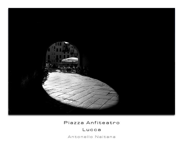 Piazza Anfiteatro. Lucca.