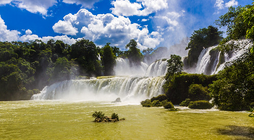 china nature river waterfall asia vietnam detianwaterfall bangioc caobangprovince chongzuo chinavietnamborder