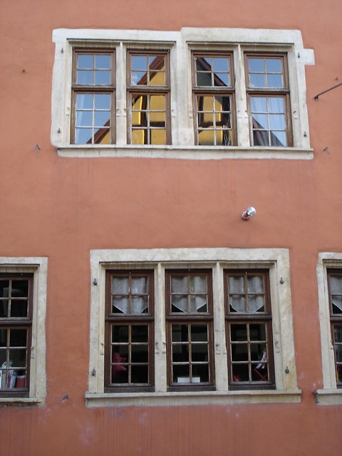 Façade vitrée d'une demeure de Turckheim (Alsace, Haut-Rhin, France)