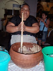 Bupu, una bebida de panela, cacao y flor de yechachi con atole abajo; Juchitán de Zaragoza, Región Istmo, Oaxaca, Mexico