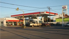ESSO Servicentro Roberts Combustibles S.A. - Estación de servicio