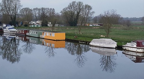 beccles river rivers reflection boats boathouse boating uk eastanglia suffolk trees sky landscape smartphone cellphone mobilephone riverwaveney