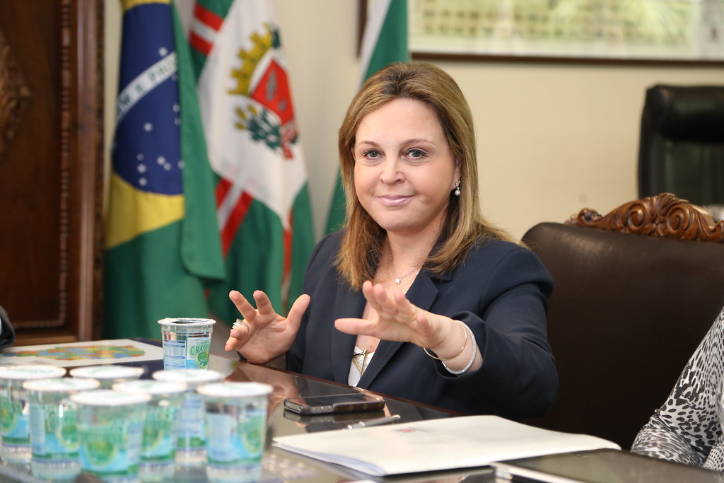 Em reunião com a Secretária de Administração e Previdência, Sra. Dinorah Botto Portugal Nogara e Assessores
