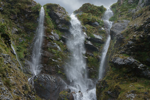 three falls by go wild - NZ outside, in the taipoiti gorge

<a href="http://loc.alize.us/#/flickr:9133222794" rel="nofollow">See where th