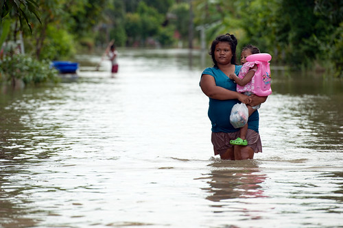 people woman tree nature water thailand boat child flood disaster prachinburi simahaphot