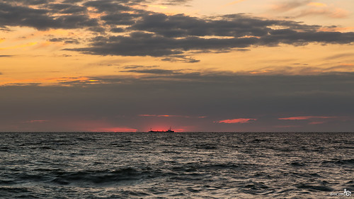 sunset sea holland reflection clouds canon zonsondergang ship glow widescreen nederland thenetherlands noordzee wolken vessel zeeland zee explore northsea 169 westkapelle gloed schip spiegeling canonef24105mm bracom marculescueugendreamsoflightportal canoneos5dmkiii bramvanbroekhoven