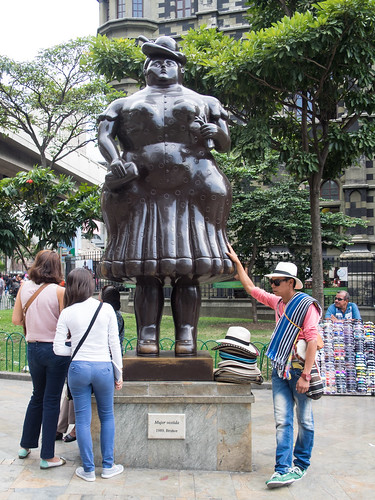 painting colombia artist paintings statues co medellin sculptures fernandobotero cundinamarca guasca plazabotero boteromuseum