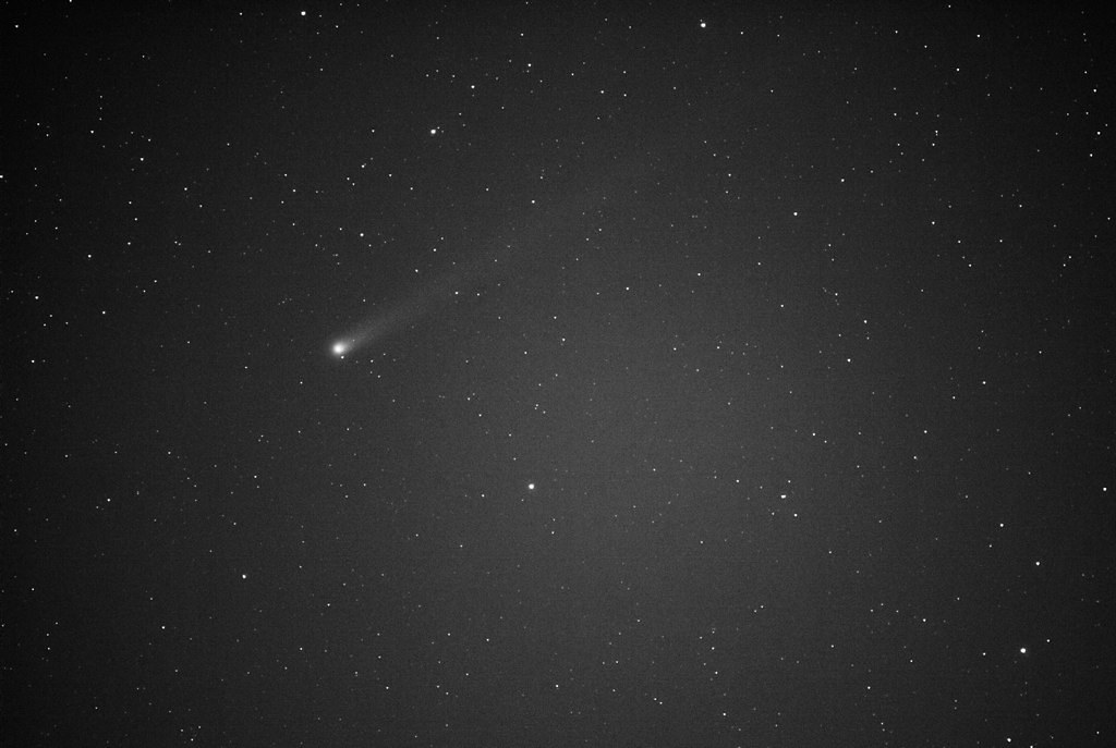 Comet Lovejoy Canon 350d 200mm Nikkor F4 4x30s 800 Iso N Flickr