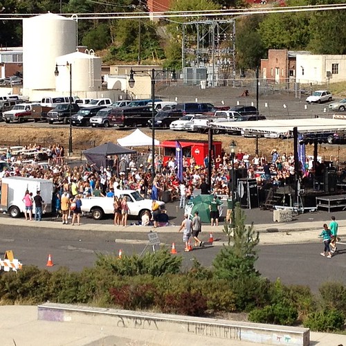 Check out the close of the #LentilFest down by Reaney Park with a free concert. #wsu #caseyjames