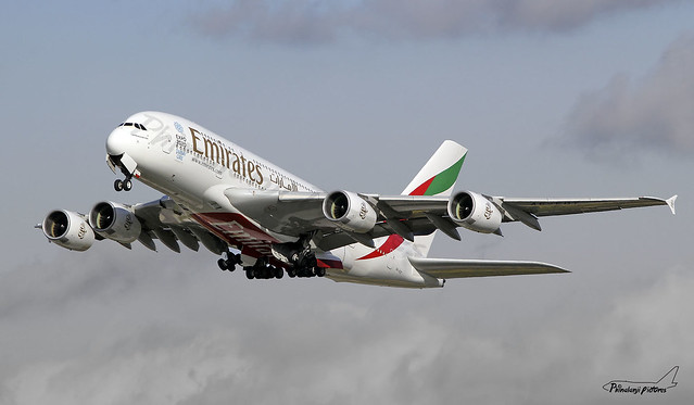 EMIRATES / AIRBUS A380-861 / A6-EDT