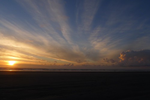 sunset summer usa beach weather clouds washington longbeach rays cumulonimbus lastdayofsummer lastsunsetofsummer
