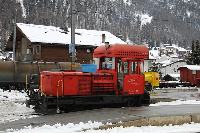 Even de Zwitsers ambeteren met een 5 daagse in de sneeuw ,de matterhorn gotthardbahn rangeer lok van wacht Gm 3/3 72 aan het station van Zermatt - 9/03/2017.