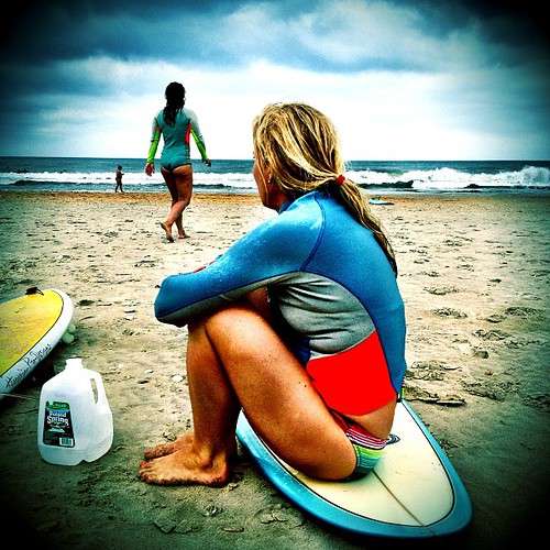 #Surfer #girls @jesssickinger #beach #surfing #capehatteras #northcarolina #instahub #instagram #ignation #igaddict | by Erin Askew