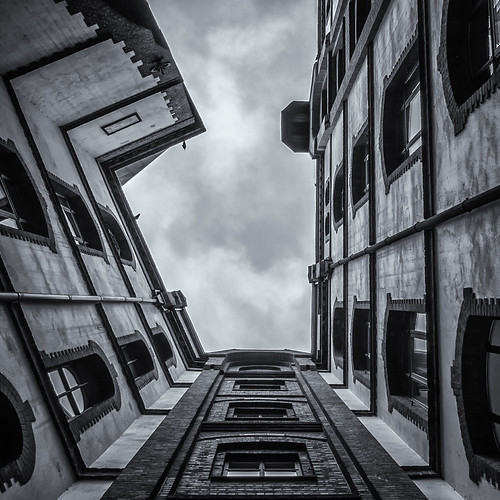 Innenhof | by mahohn