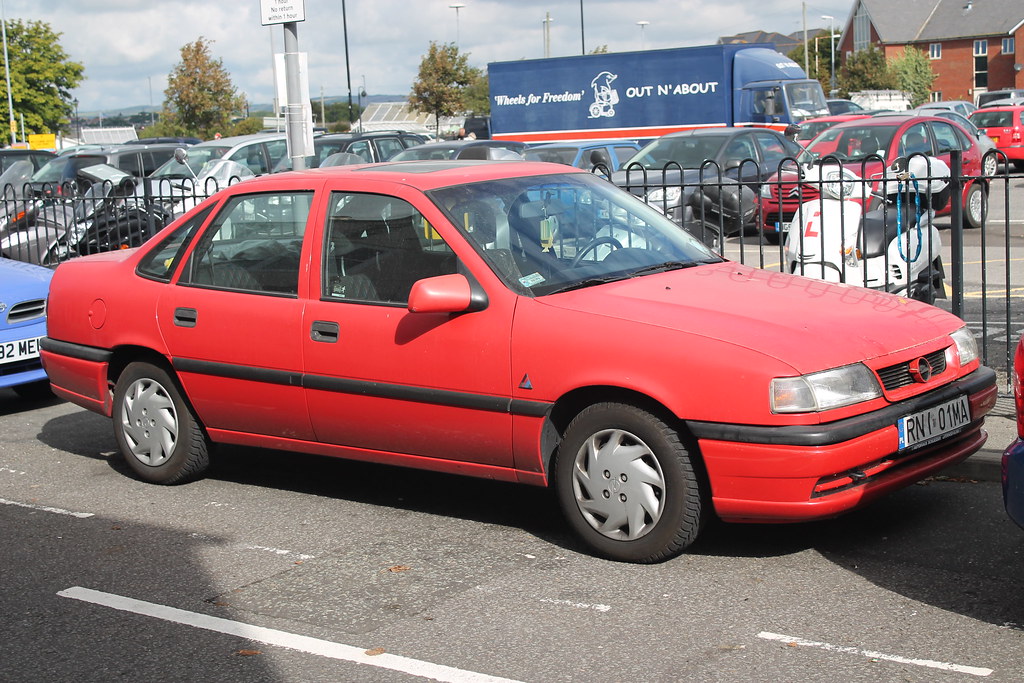 Image of 1990s Opel Vectra- Polish