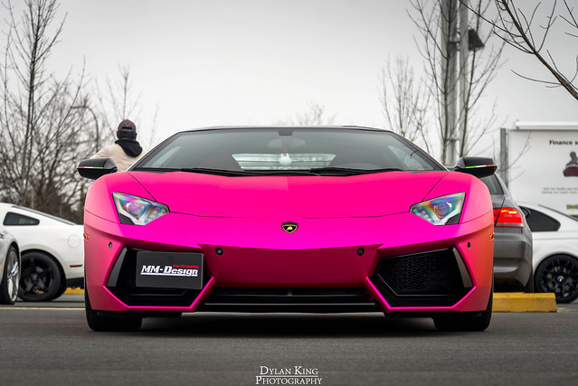 Matte chrome pink Aventador