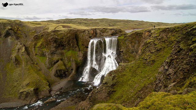 The beautiful Fagrifoss on the way to Lakagígar (and her human scale)