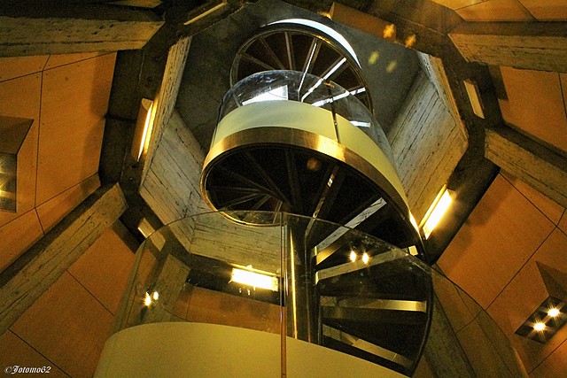 Escaleras hacia la Torre