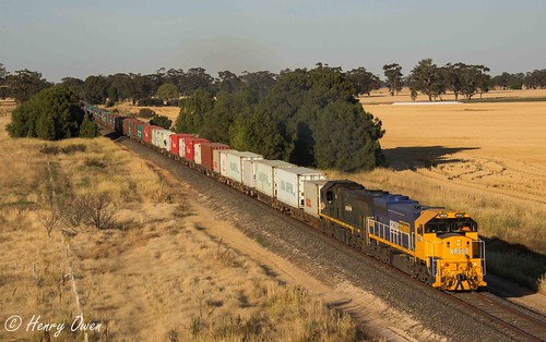 up clyde diesel goods newport vic freight bg fa pn rebuilt fv emd 9306 rebuilds freightaustralia pacificnational xclass tocumwal freightvictoria xrclass xr552 xr550 rpauvicxrclass rpauvicxrclassxr550 railpage:class=64 railpage:loco=xr550 appletondocks xclasses
