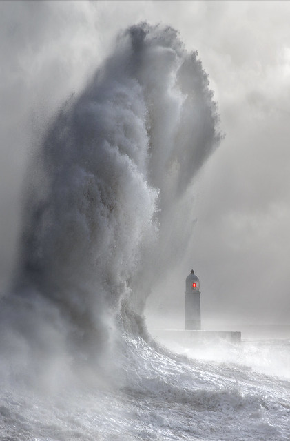 Lighthouse Wave - Porthcawl