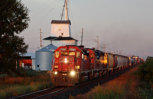 railroad ice train sunrise illinois cp freight dme emd sd402 newlebanon chicagosub 6075