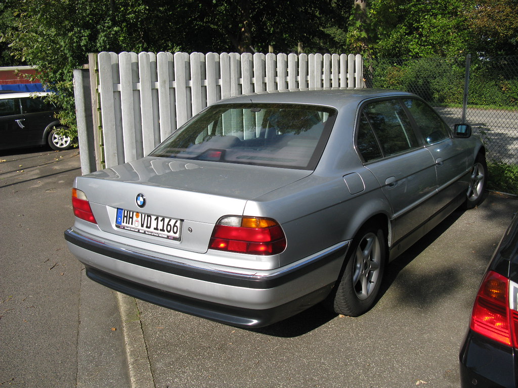 Image of BMW 7 Series E38