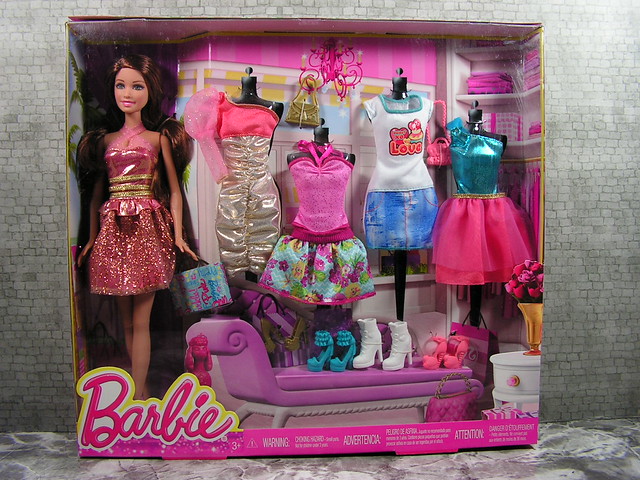 2013 Barbie Giftset CDK56 (2)