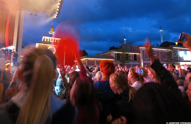 20120823_15k Crowd listening to Veronica Maggio at Liseberg | Gothenburg, Sweden