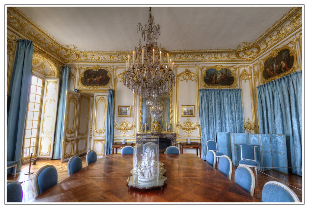 versailles palace dining room