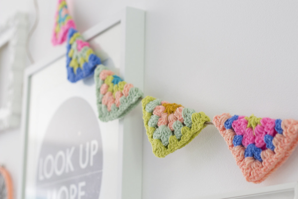 Crochet Bunting | jenloveskev.com