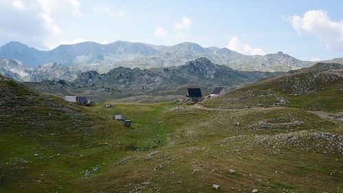 mountains farm montenegro e1855mmf3556oss