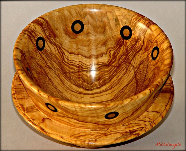 CRATERE _CRATER Olive Woodturned _