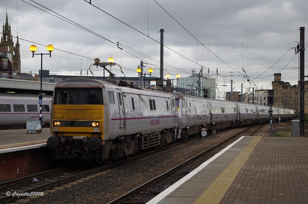 East Coast class 91 dragging a MK4 set blunt end first at Newcastle 26/10/13