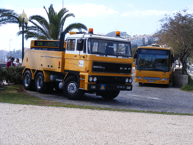 Funchal bus breakdown,  Horários Do Funchal  DAF 2800 tow truck