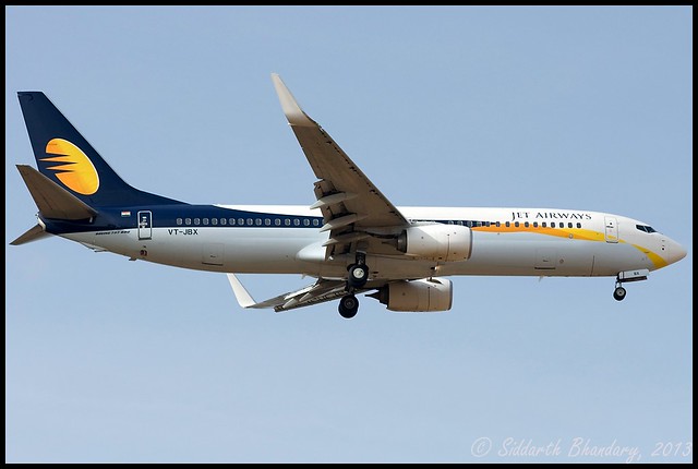 Jet Airways Boeing 737-800 (VT-JBX)