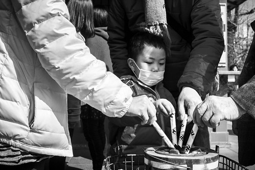 Burning an Incense, Senso-ji, Asakusa, Tokyo | by nimarb