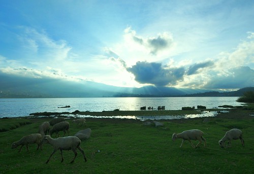 lago ecuador imbabura sanpablo otavalo