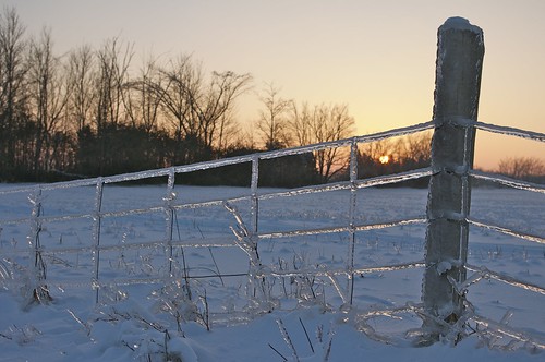 winter sunset ice fence december fences icestorm onthewayhome icy fencepost outinthecountry icecovered pagewire fencedfriday icestorm20132014