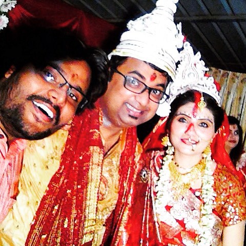 That Happiest Moment #happytimes #BengaliWedding #bibaho #Dadagetsmarried #selfie #postwedding #postweddingselfie #hyderabad | by Shondip Rodrigues
