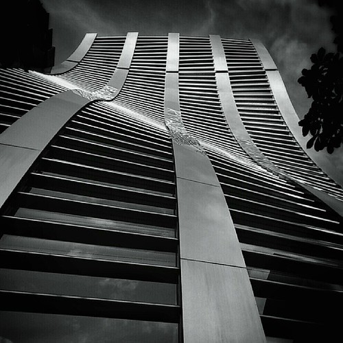 Heaving building Location: Ginza, Tokyo JPN ・ ・ ただいま仕事… | Flickr
