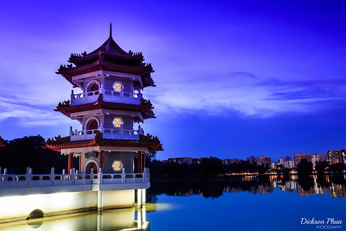2016 2017 30 asia chinese december fall garden lakeside sg singapore blue creative exposure hour journey landscape long night pagoda photography sec second seconds tripod twin