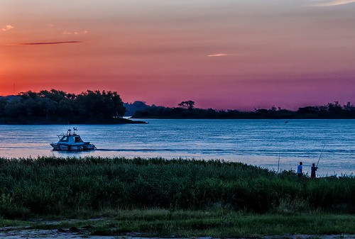 sunset costa water rio river boat agua day barco fishermen shore parana ocaso entrerios pescadores rioparana pwpartlycloudy