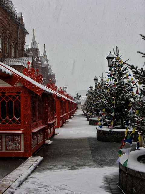 Снегопад. Площадь Революции. Москва. Россия | Heavy Snowfall. Ploshchad' Revolutsii (Revolution Square). Moscow. Russia