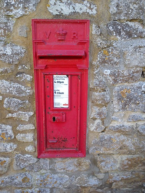 VR postbox, Appleton, Oxfordshire