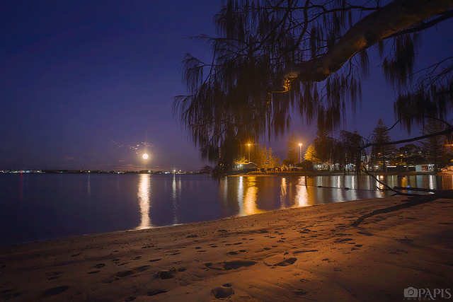Moonrise over Broadwater