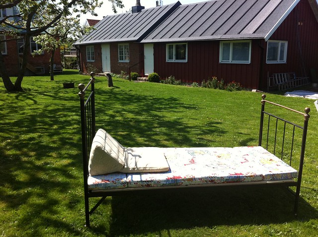 Ernsts Hus - relax in our garden/koppla av i trädgården